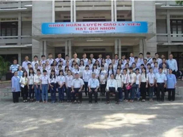 DẠY GIÁO LÝ VÀ LOAN BÁO TIN MỪNG