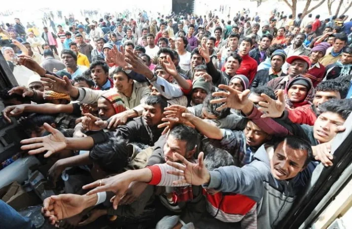 Những Người Tỵ Nạn Đang Chờ Lòng Thương Xót