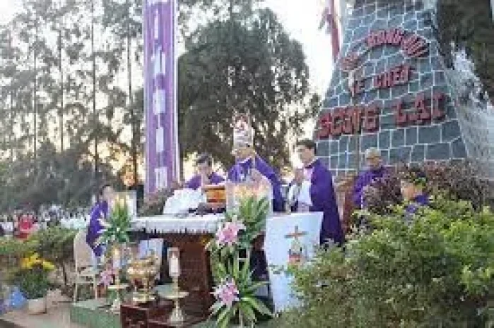 NGÀY MỒNG HAI TẾT CÓ NÊN LÀM LỄ NGOÀI NGHĨA TRANG?