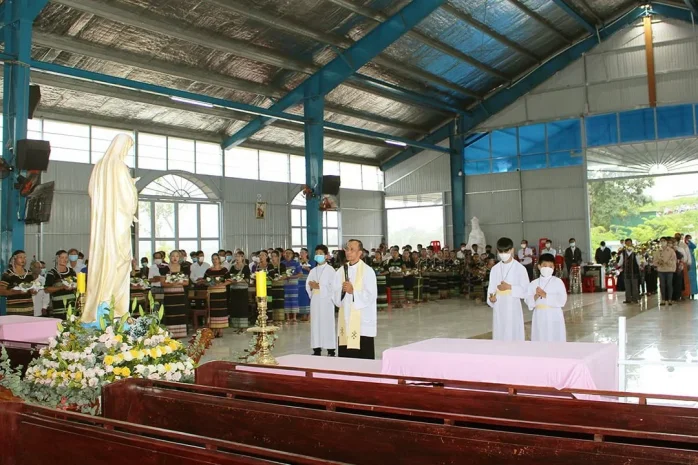 Hình Ảnh Giáo Xứ Lộc Nam – Giáo Hạt Bảo Lộc Dâng Hoa Kính Đức Mẹ 29-05-2022